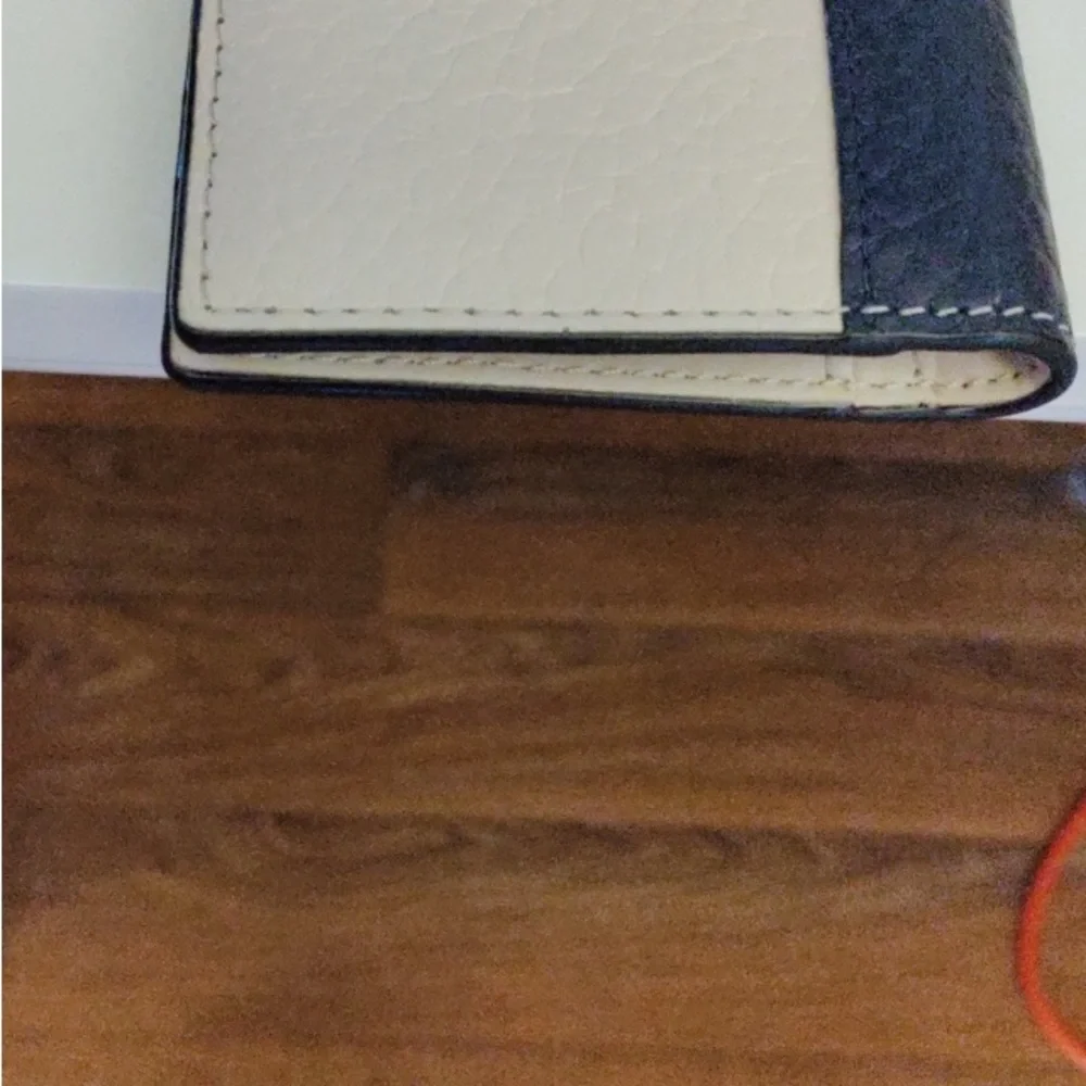 Kate Spade gorgeous new wallet - Picture 6 of 8